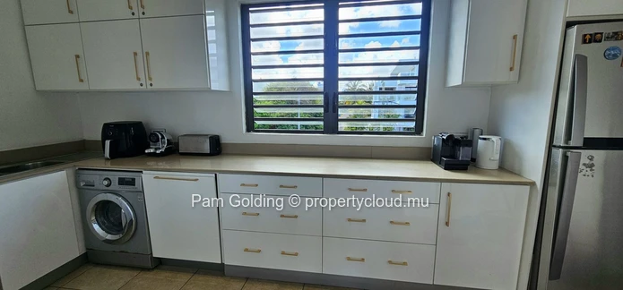 Stunning beach front apartment with two suites
