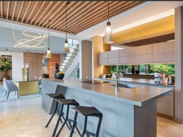 5 Bedroom Villa