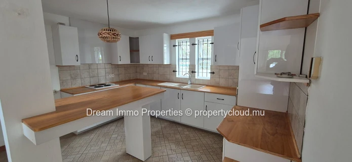 4-bedroom family villa with private pool in Albion – Mauritius