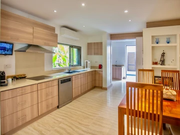 8 Bedroom Villa