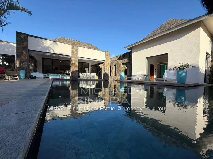 Exceptional Villa in a Residence in Pereybere