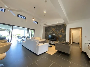 4 Bedroom Villa