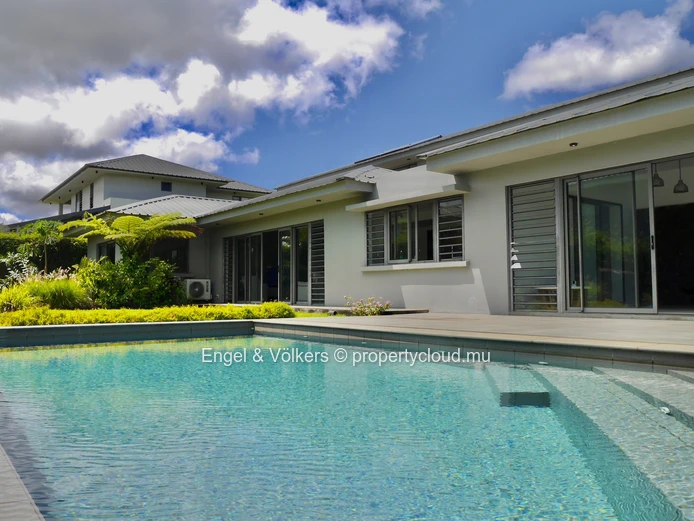 Exceptional Contemporary Villa for Sale in the Heart of Moka