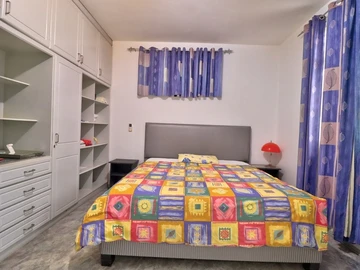 7 Bedroom House