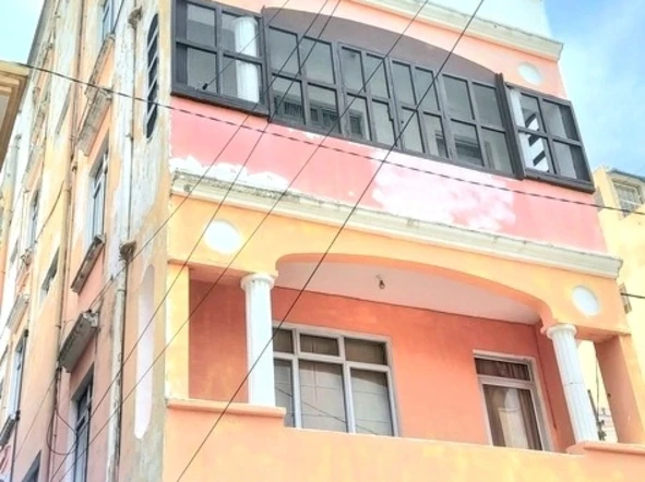 FOR SALE– Commercial Space – Few Metres Labourdonnais Str – Port Louis – Rs 1,5M. CALL