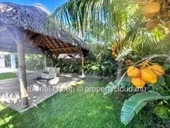Calodyne Gem – Modern Villa with Pool, Office, and Garden Oasis