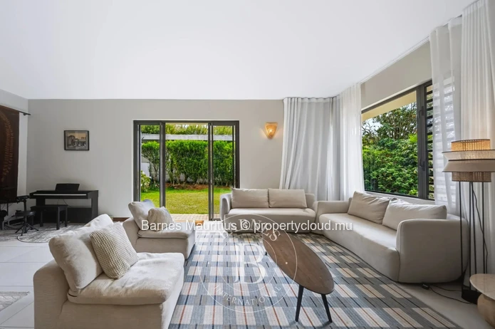FLORÉAL – Elegant Family Home with Garden - 5 bedrooms