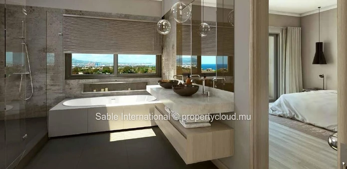 Townhouse RES à vendre à Balaclava, 298m² habitable, 375m² terrain, 4 chambres, piscine privée, parking, jardin, veranda