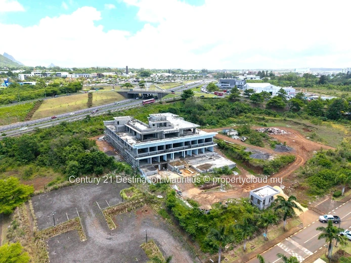 Premium Showrooms & Offices for Sale at Bagatelle Junction, Moka Smart City – Green Business Hub
