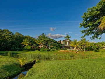 5 Bedroom Villa