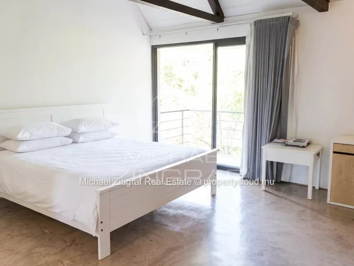 Elegant Riverside Villa in a Prestigious Residential Area – Balaclava