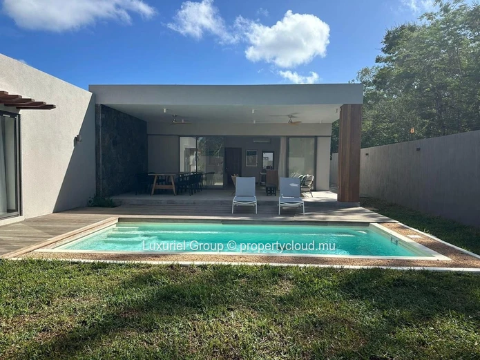 Villa de Charme avec Terrasse et Espace Extérieur Raffiné