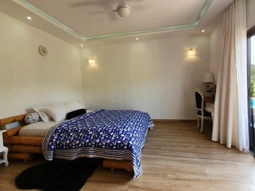 5 Bedroom Villa