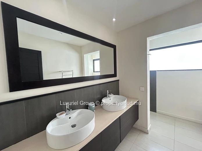Exceptional Villa in Pereybere – Elegance & Comfort