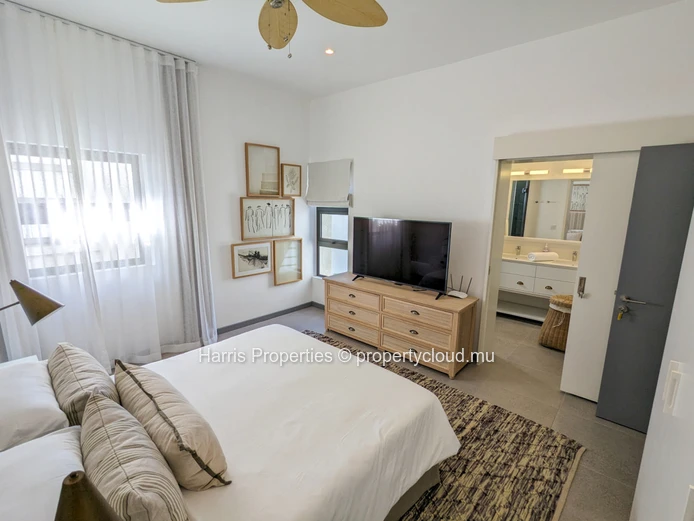 For rent beautiful 4 bedrooms apartment offering a panoramic view of the lagoon - ST ANTOINE