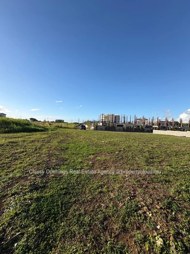 Terrain plat 1 770 m² à Sodnac — proche écoles & commerces