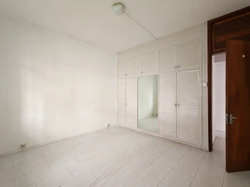 7 Bedroom House