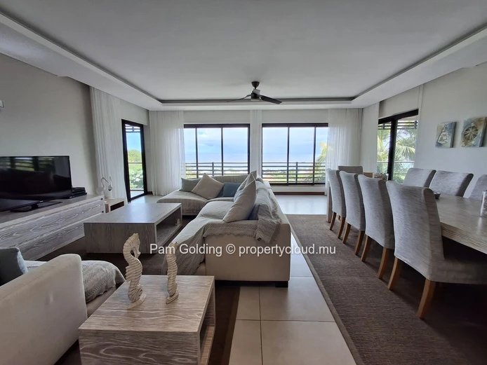 Appartement à vendre à Rivière Noire, 3 chambres, 240m² avec piscine commune
