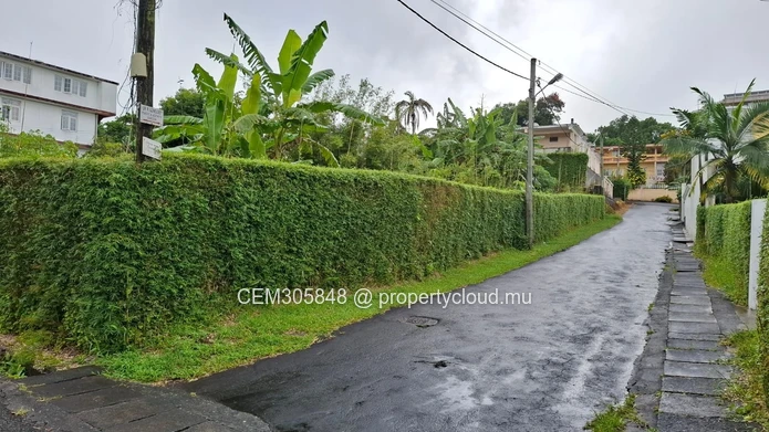 Terrain Résidentiel à Vendre – Chemin Couvent, Curepipe