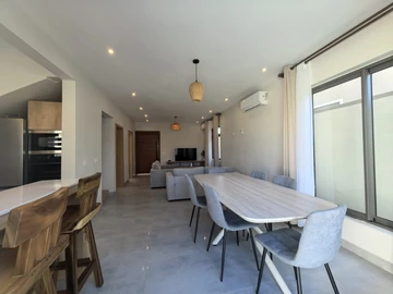 4 Bedroom Villa
