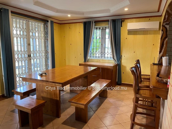 Villa Spacieuse de 3 Chambres en Suite dans Résidence Sécurisée