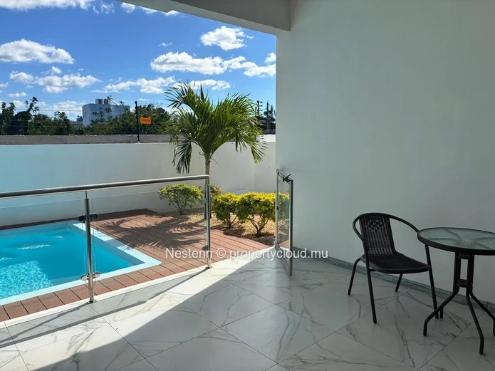 Modern 3-bedroom villa with pool close to the beach and Super U supermarket