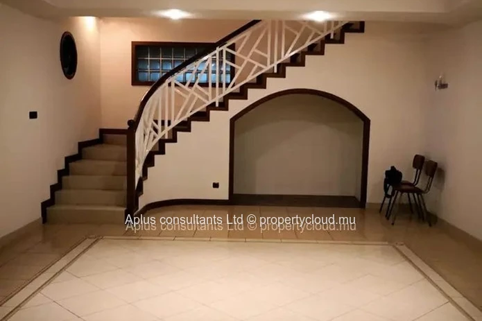 Magnifique maison de 4 chambres à vendre à Beau Bassin, au centre de Maurice