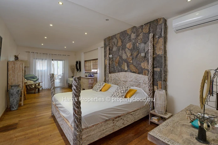 Magnificent Balinese-style RES villa for sale in a secure residential complex in Grand Baie