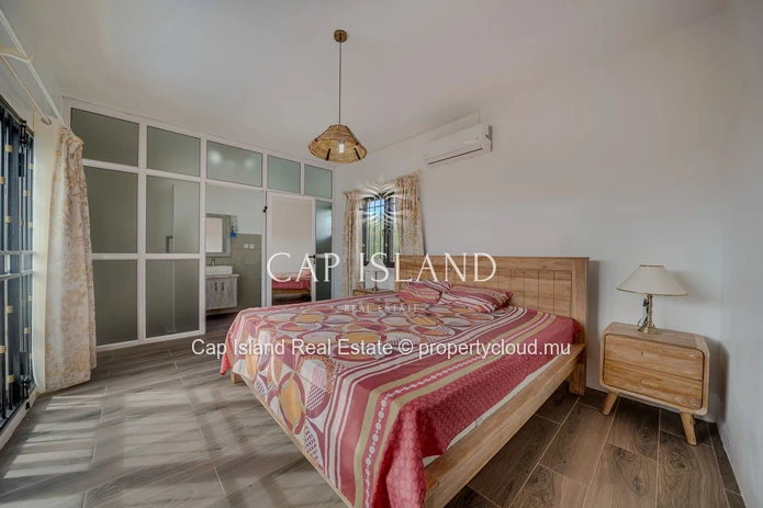 Three-bedroom house in a quiet neighborhood