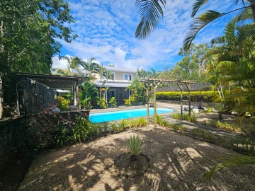 4 Bedroom Villa