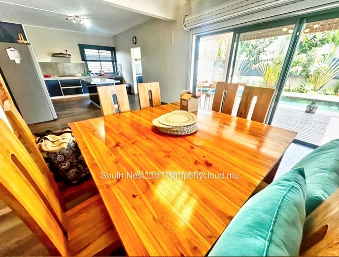 Magnifique villa contemporaine à Pereybere, avec quatre chambres avec salle de bains privative, des espaces de vie él...