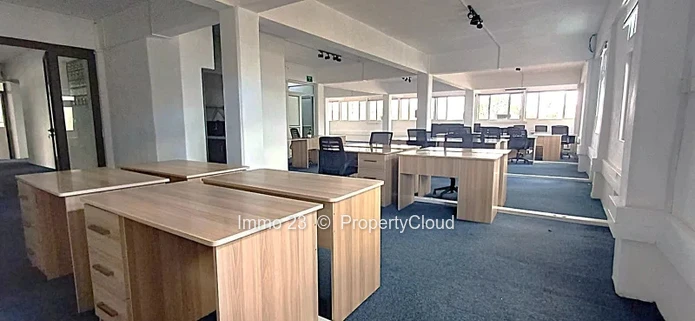 Office - 653m2 - Quatre Bornes - Ref. BU98158LO