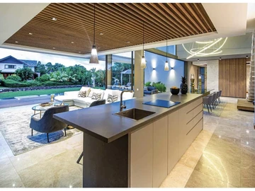 5 Bedroom Villa