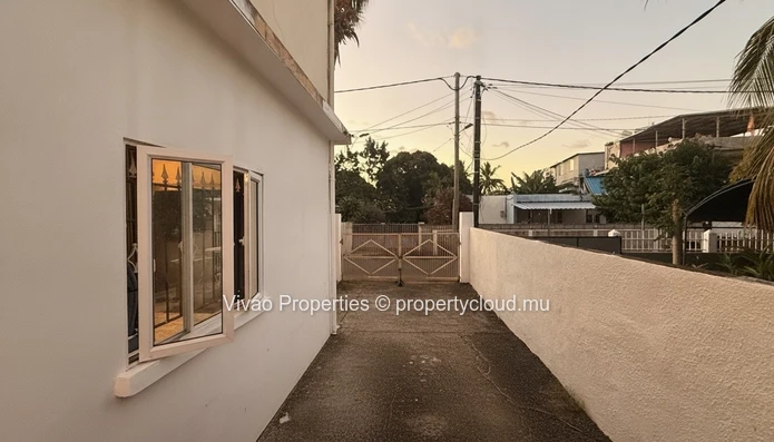 Appartement meublé de 2 chambres à louer à Pointe aux Sables - 30 000 Rs par mois