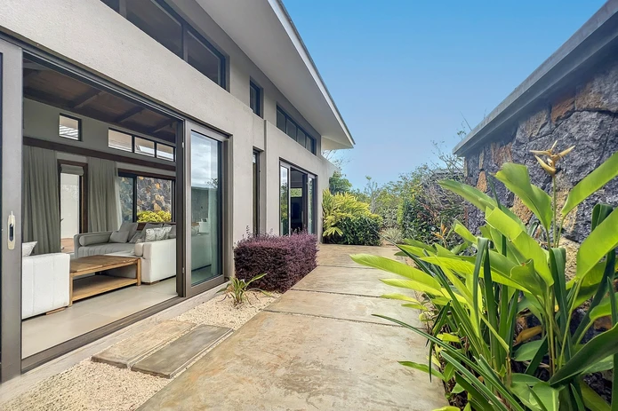 Sublime villa located in a secure residence
