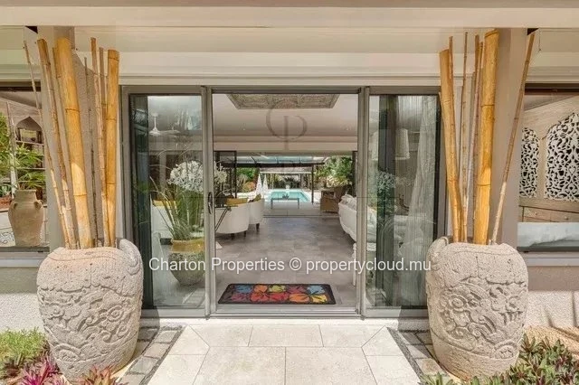 Villa contemporaine de 3 chambres en suite avec bureau et studio indépendant au cœur de Grand Baie