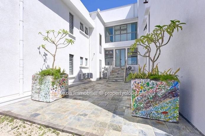 Contemporary Apartment With Large Terrace And Private Garden