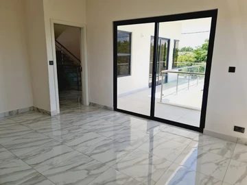 4 Bedroom Villa