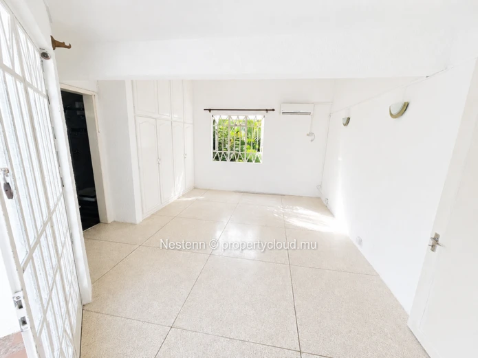 Charming 4-Bedroom Family Home with Pool – Walking Distance to Blue Bay Beach