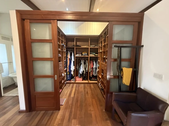 5 Bedroom Villa