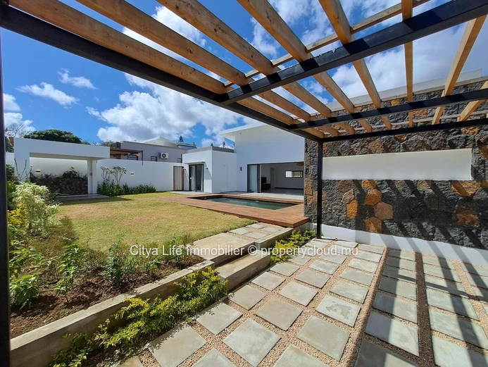 Maison à vendre à Mont Mascal, 195m², terrain 441m², 3 chambres, piscine privée. Prix: Rs.