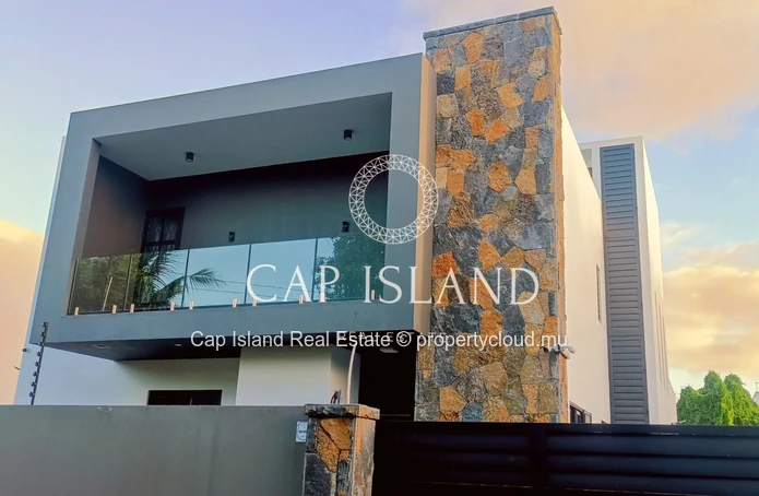 Villa Moderne de Luxe à Louer à Long Terme – Calodyne