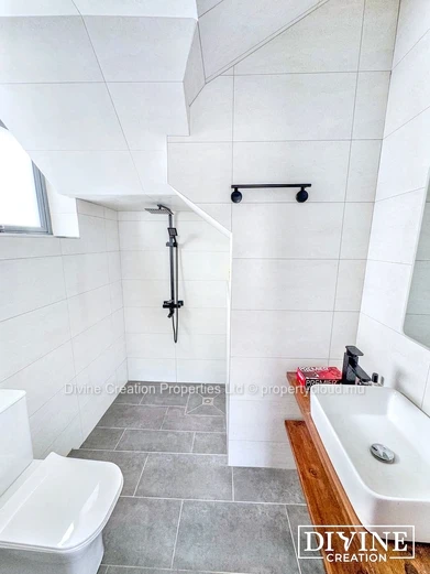 Luxury House for Rent at Sodnac