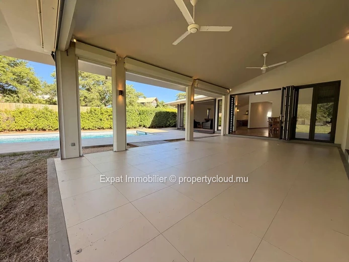 Prestigious 4-Bedroom Villa for Sale – Les Salines Pilot, Black River