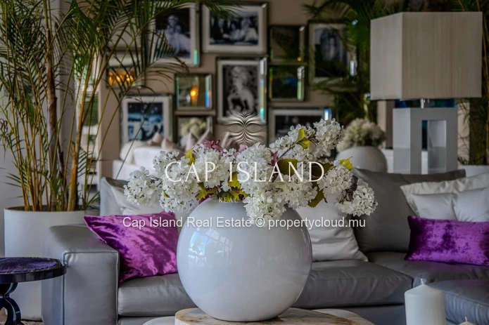 Villa d’exception sur le golf, jardin tropical et vue mer