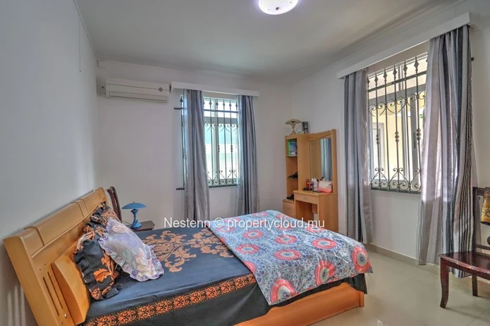 Appartement 3 Chambres avec Beau Jardin Paysager & Piscine