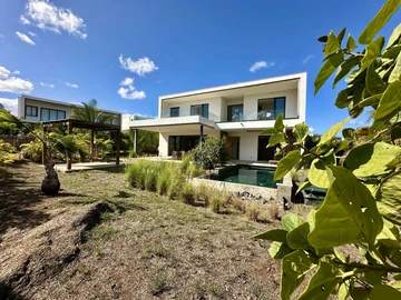 4 Bedroom Villa