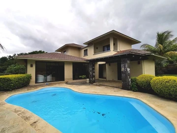4 Bedroom Villa