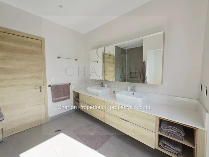 Villa 4 chambres - Élégance et art de vivre au cœur de Grand Baie