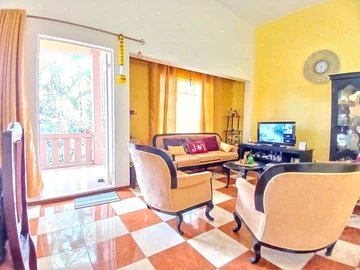 6 Bedroom House